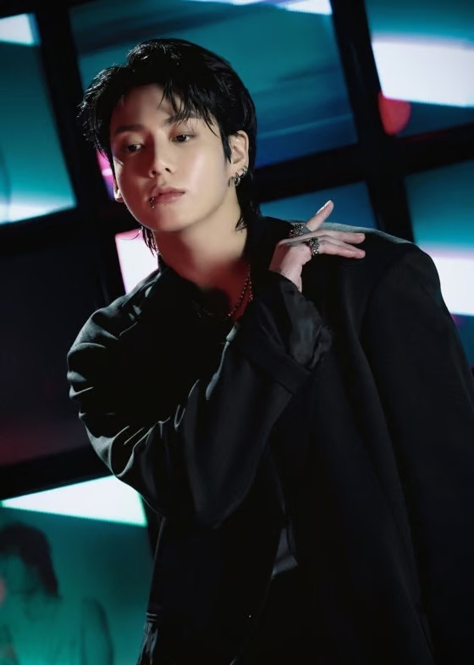 BTSのジョングク、除隊記念に中国ファンクラブが超大型バス広告